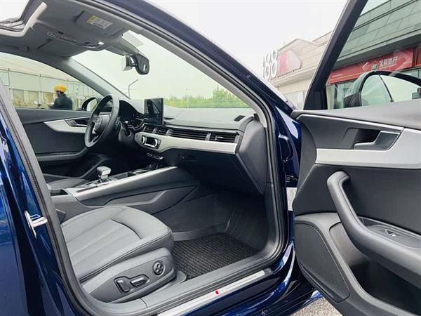 奥迪A4(进口) 2022款 Avant 40 TFSI 时尚动感型