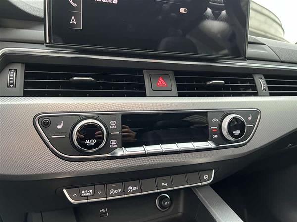 奥迪A4(进口) 2022款 Avant 40 TFSI 时尚动感型