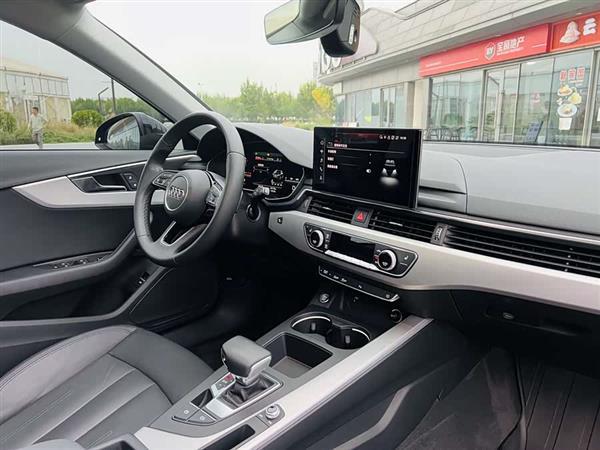 奥迪A4(进口) 2022款 Avant 40 TFSI 时尚动感型