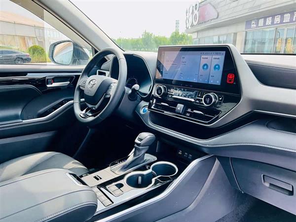 汉兰达 2022款 双擎 2.5L 四驱尊贵版 7座