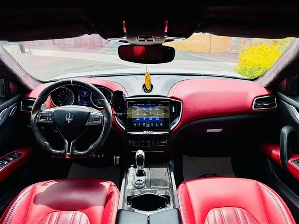 Ghibli 2017款 3.0T 标准版