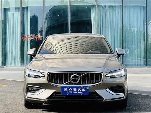 沃尔沃S60 2022款 B4 智远豪华版