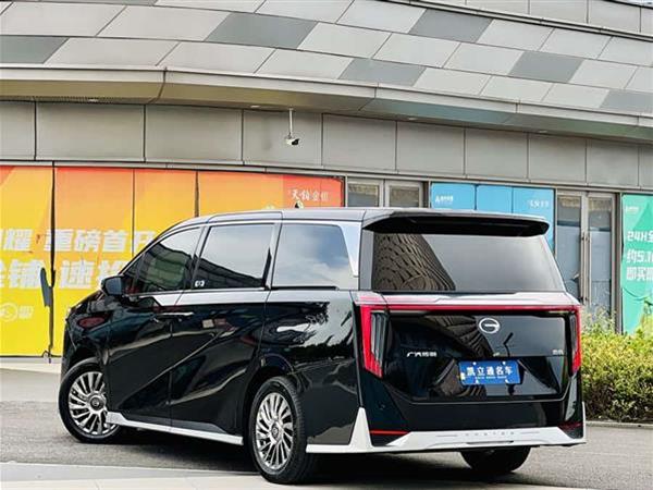 传祺M8 2023款 宗师系列 双擎 至尊版