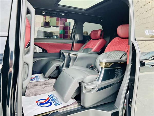 传祺M8 2023款 宗师系列 双擎 至尊版