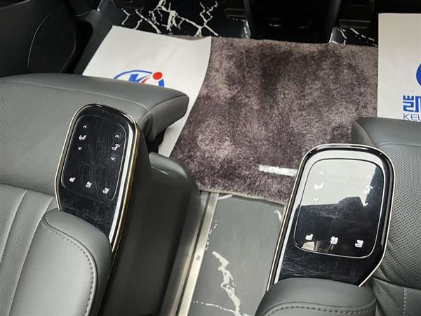 传祺M8 2023款 宗师系列 双擎 至尊版