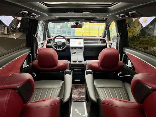 传祺M8 2023款 宗师系列 双擎 至尊版