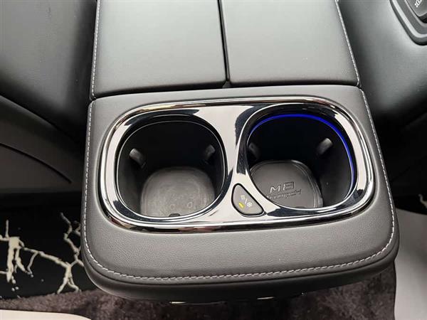 传祺M8 2023款 宗师系列 双擎 至尊版