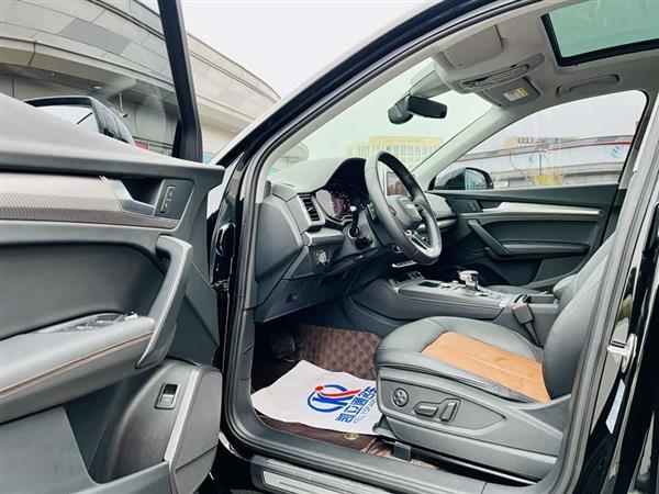奥迪Q5L 2020款 45 TFSI 尊享时尚型