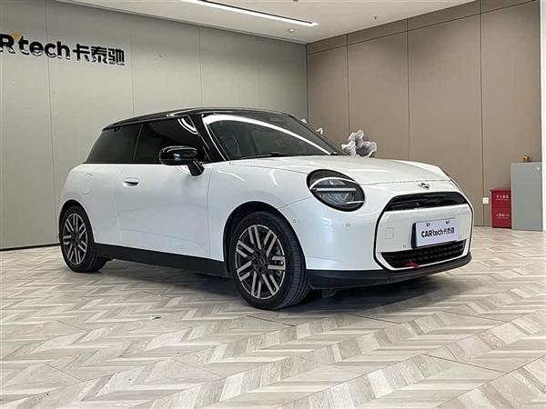 电动MINI COOPER 2025款 456km COOPER E 经典派