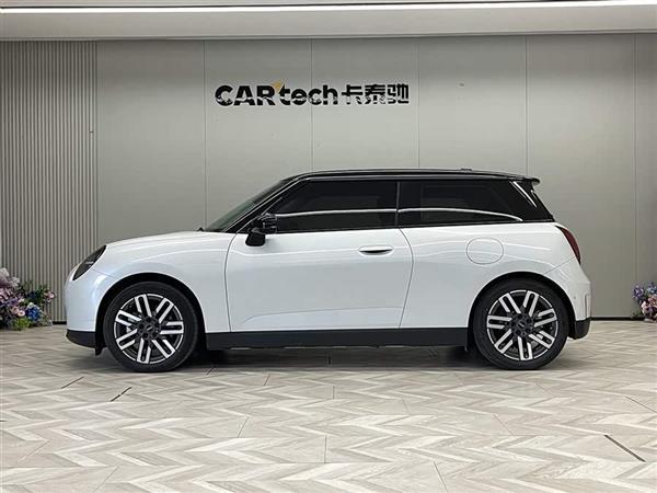 电动MINI COOPER 2025款 456km COOPER E 经典派
