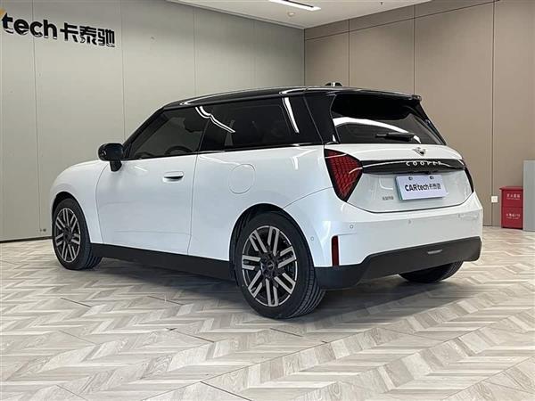电动MINI COOPER 2025款 456km COOPER E 经典派