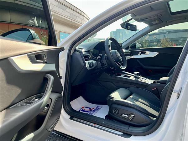 奥迪A4L 2024款 40 TFSI 时尚动感型