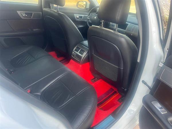 捷豹XF 2015款 XF 2.0T 风华版