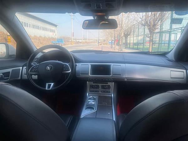 捷豹XF 2015款 XF 2.0T 风华版