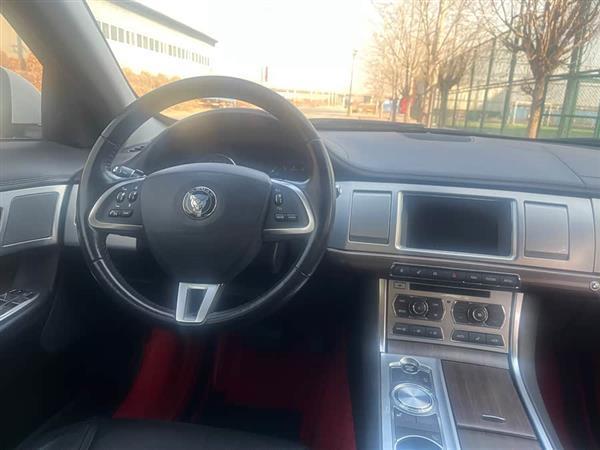 捷豹XF 2015款 XF 2.0T 风华版