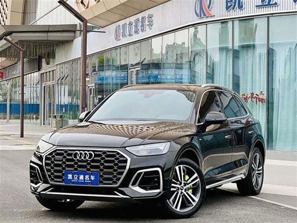 奥迪Q5L 2022款 改款 40T 豪华动感型