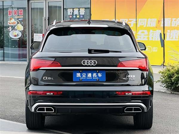 奥迪Q5L 2022款 改款 40T 豪华动感型
