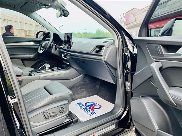 奥迪Q5L 2022款 改款 40T 豪华动感型