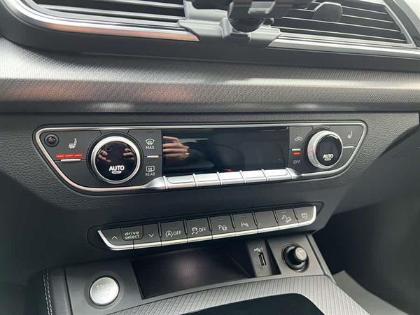 奥迪Q5L 2022款 改款 40T 豪华动感型