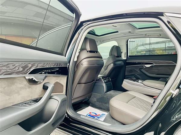 奥迪A8 2022款 A8L 50 TFSI quattro 舒适型典藏版