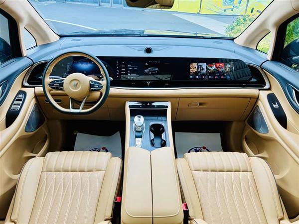 岚图梦想家 2024款 PHEV 超长续航旗舰版