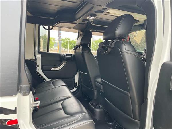 牧马人 2015款 3.0L Sahara 四门舒享版