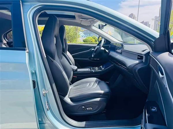 哪吒U 2022款 智400 磷酸铁锂