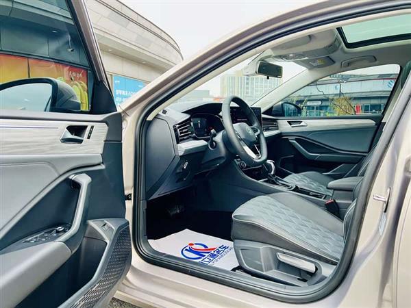 速腾 2023款 300TSI DSG超越版