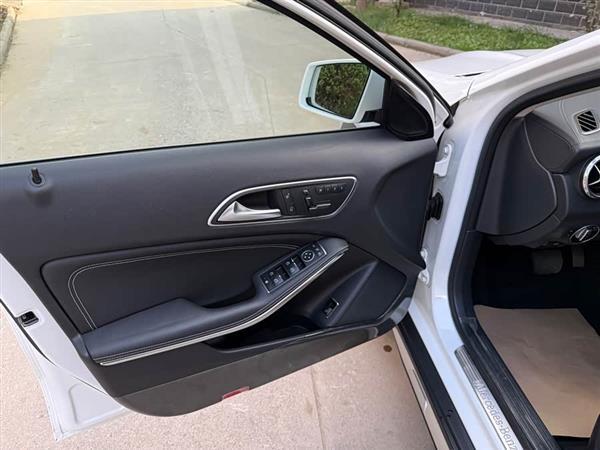 奔驰GLA 2016款 GLA 220 4MATIC 豪华型