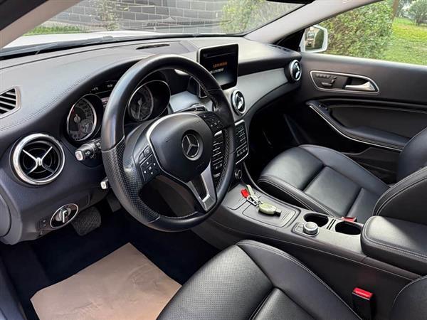 奔驰GLA 2016款 GLA 220 4MATIC 豪华型
