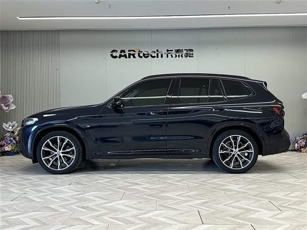 宝马X3 2022款 xDrive30i 领先型 M曜夜套装