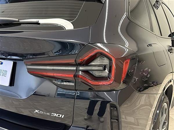 宝马X3 2022款 xDrive30i 领先型 M曜夜套装