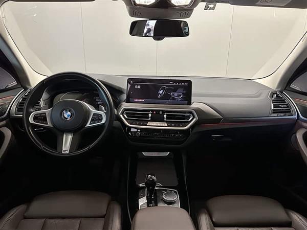 宝马X3 2022款 xDrive30i 领先型 M曜夜套装