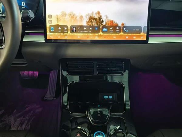 汉 2024款 DM-i 荣耀版 121KM 尊贵型