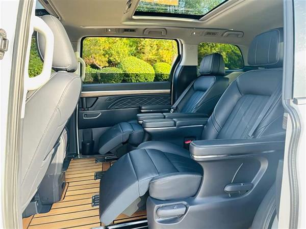 传祺M8 2020款 领航款 390T 至尊版