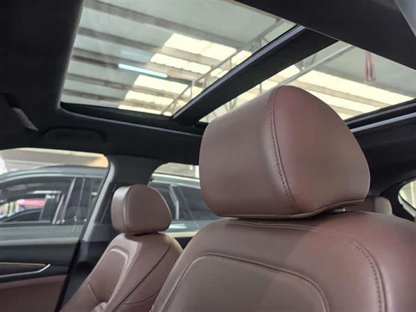 本田UR-V 2017款 370TURBO 两驱尊贵版 国V