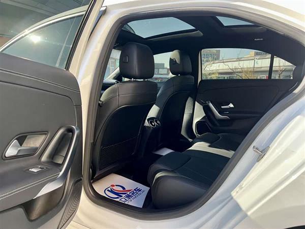 奔驰A级 2020款 改款 A 200 L 运动轿车动感型