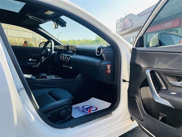 奔驰A级 2020款 改款 A 200 L 运动轿车动感型