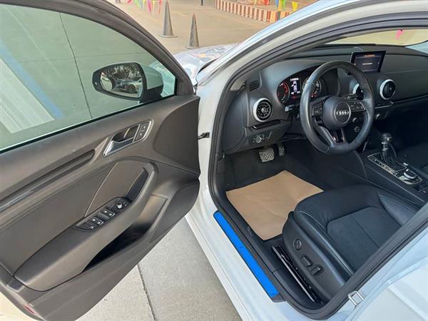 奥迪A3 2018款 30周年年型 Sportback 35 TFSI 时尚型