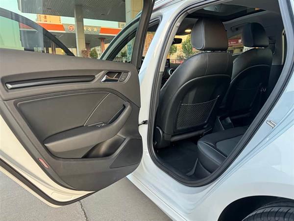 奥迪A3 2018款 30周年年型 Sportback 35 TFSI 时尚型