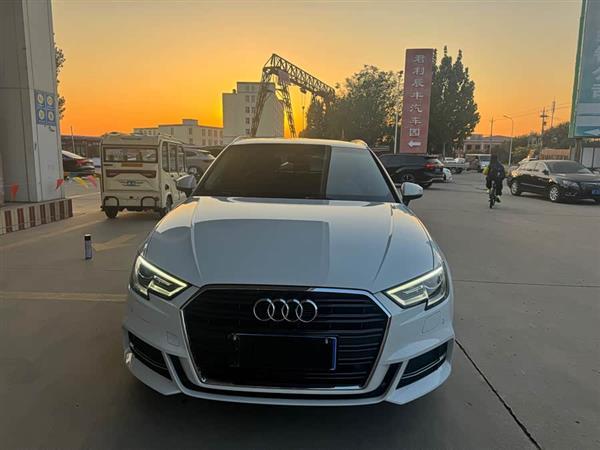 奥迪A3 2018款 30周年年型 Sportback 35 TFSI 时尚型