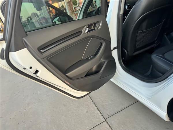 奥迪A3 2018款 30周年年型 Sportback 35 TFSI 时尚型