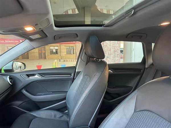 奥迪A3 2018款 30周年年型 Sportback 35 TFSI 时尚型