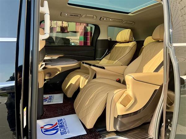 腾势D9 2024款 DM-i 980 四驱尊荣型