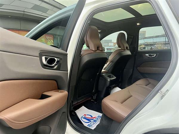 沃尔沃XC60 2021款 T5 四驱智逸豪华版