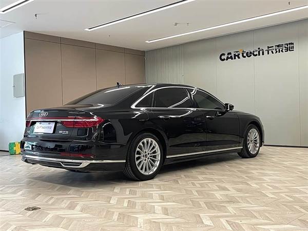 奥迪A8 2022款 A8L 50 TFSI quattro 舒适型典藏版