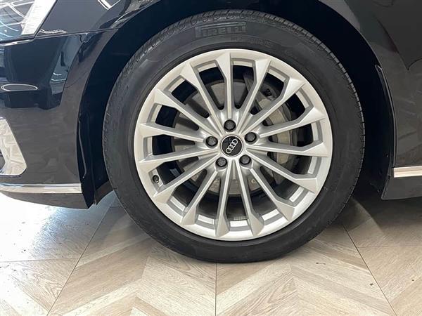 奥迪A8 2022款 A8L 50 TFSI quattro 舒适型典藏版