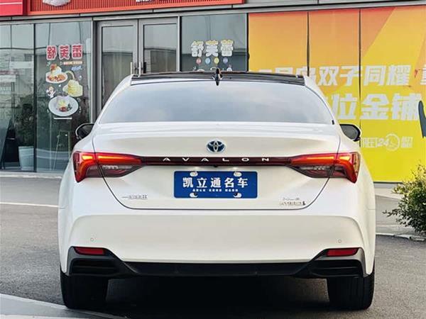 亚洲龙 2022款 双擎 2.5L XLE尊贵版
