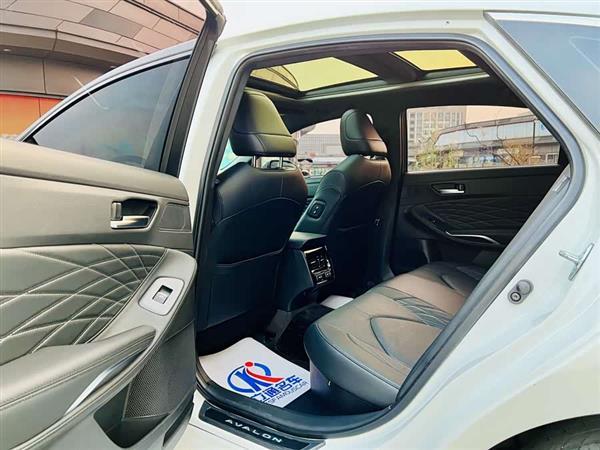 亚洲龙 2022款 双擎 2.5L XLE尊贵版