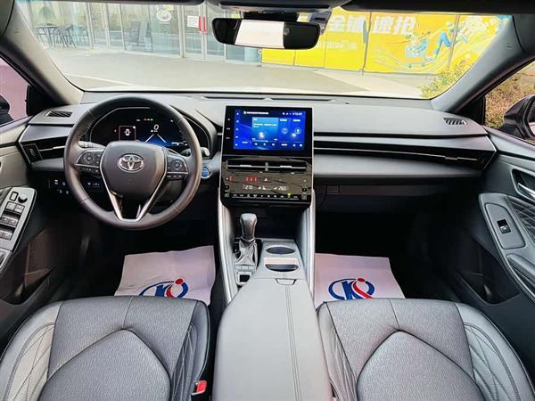 亚洲龙 2022款 双擎 2.5L XLE尊贵版